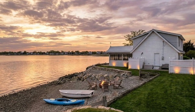 Waterfront Beach House w/bay views, hot tub, private beach, bikes, & firepit!