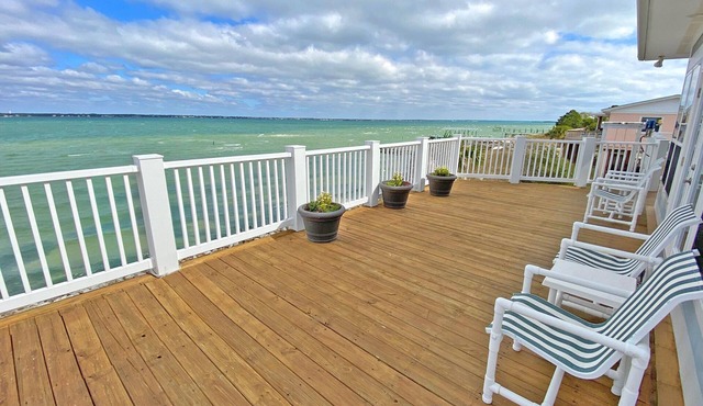 Waterfront Beauty! Perfect for gathering family and friends together!