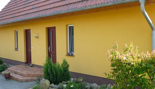 Waterfront Bliss for 2 Guests