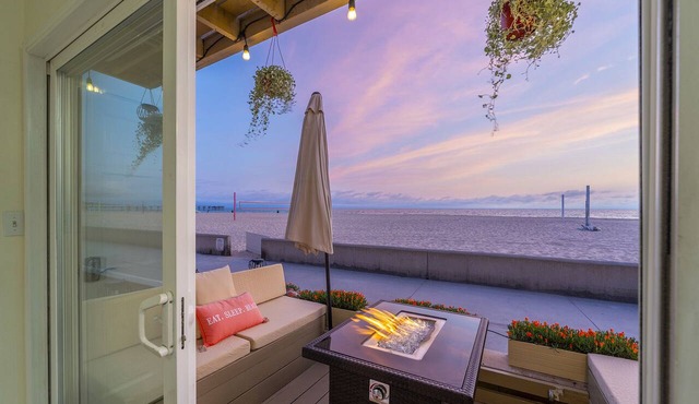 "Waterfront Bliss: The Envy of Every Traveler" 3X Hall of Fame Accommodations