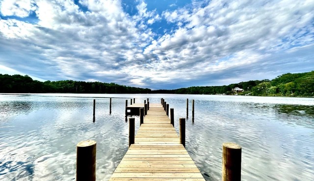 Waterfront Cabin! Dock, Crab, Paddle, Kayak, Outdoor Movie, Karaoke, and More!