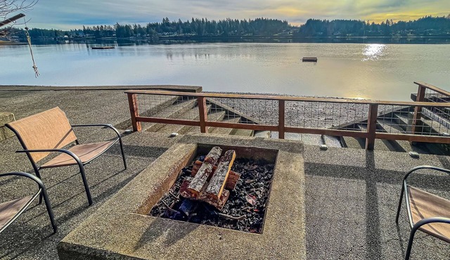 waterfront cabin on two acres with private beach, hot tub, kayaks & deck