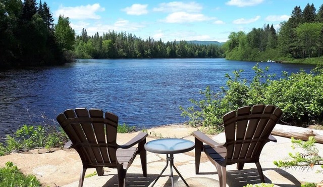 Waterfront Cabin with Spa | Le Grand Héron