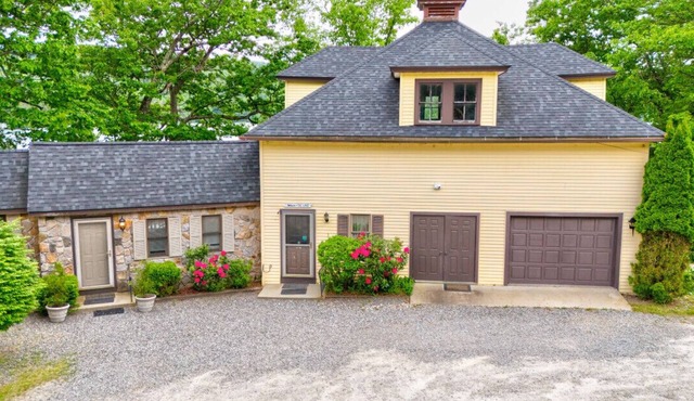 Waterfront Carriage House Apartment