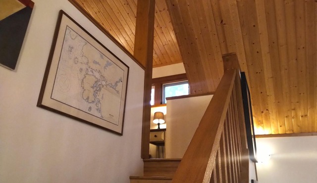 Waterfront Classic Cabin - Romantic Seclusion!