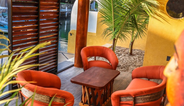 WATERFRONT COMPLETE GROUND FLOOR 73m2 WITH PRIVATE TERRACE & INFINITY POOL