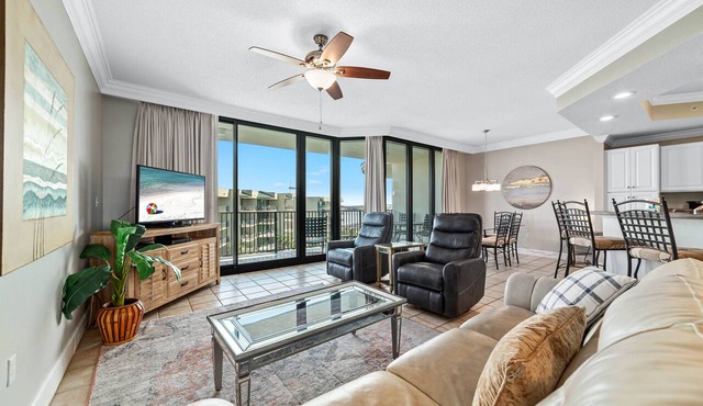 WATERFRONT CONDO RESORT, LAZY RIVER, BOAT DOCKS