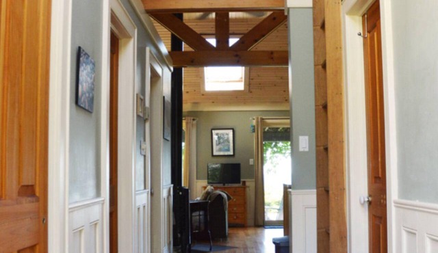 Waterfront cottage in the heart of Wellington