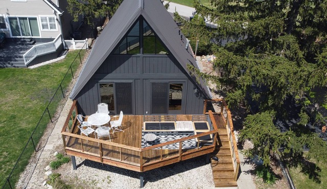 Waterfront Cottage on Lake Manitou - Sleeps 10