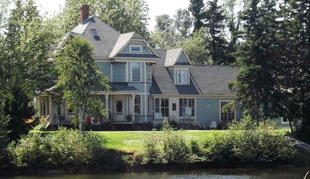 Waterfront Cottage Rental for Large Groups near Nova Scotia, Canada