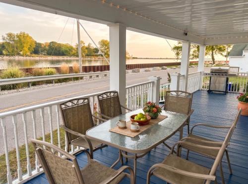 Waterfront Cottage, Top Fishing Spot, Light House