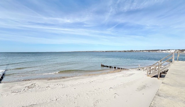 Waterfront cottage with private beach!