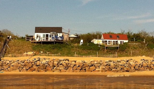Waterfront Cottages with Spectacular Sunset with wall of windows and AC