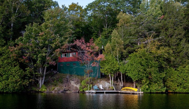 Waterfront Deluxe 3 Bedroom Cottage near Muskoka