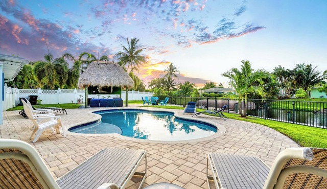 Waterfront Escape with Heated Pool, Mini-Golf, TikiHut in West Palm Beach