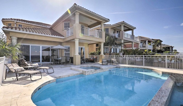 Waterfront Gem w/Pool & Dock in Apollo Beach