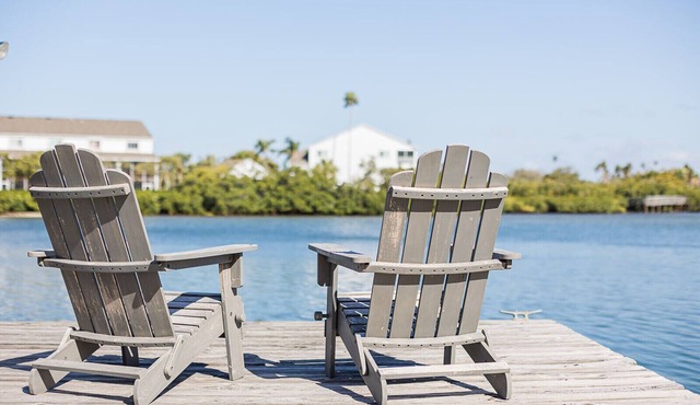 Waterfront Home 3 Blocks to the Beach!