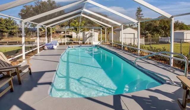 Waterfront Heated Pool Home 2br,2 Ba. 6 mi. from Sebring International Speedway