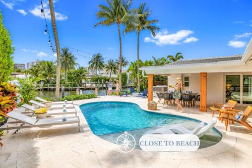 Waterfront Heated Pool Beach Proximity Bermuda Key Residence