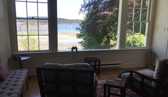 Waterfront Heritage Estate on Stunning Acreage