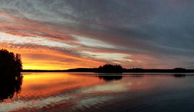 Waterfront Home on Hirtle Lake n- sleeps 6, pet friendly