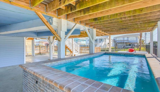 Waterfront Home w/Deck in North Myrtle Beach!