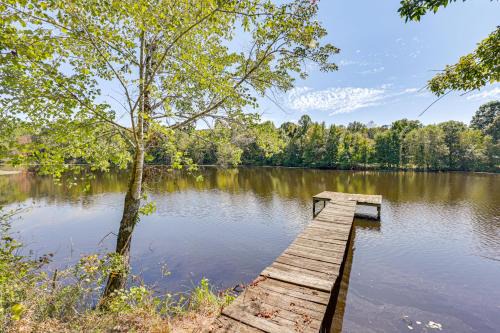 Waterfront Home w/Deck & Yard, 4 Mi to Farmville!