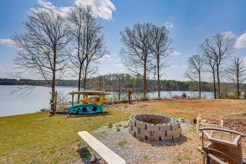 Waterfront Home w/Views on Bear Creek Reservoir!