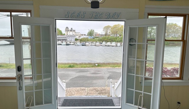 Waterfront Home with Game Room, Kayaks, near beach