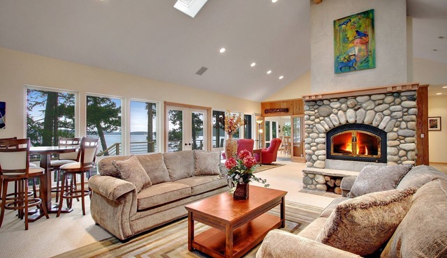 Waterfront! Hot Tub! - (Stonecliff)