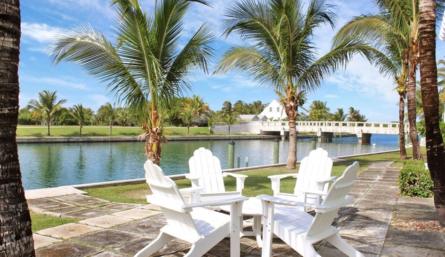 Waterfront House located in Schooner Bay, Abaco