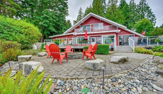 Waterfront Kingston Getaway: Beach Access On-Site!