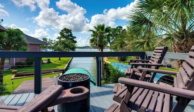 Waterfront Lake Conroe Home w/Pool Access!