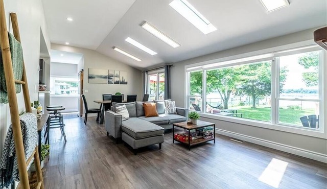Waterfront! Lalani on the Lake. 2 docks with modern comfortable living space.