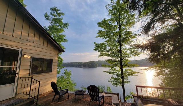 Waterfront Location. Panoramic Views. Swimming. Treehouse Tranquility. Private.