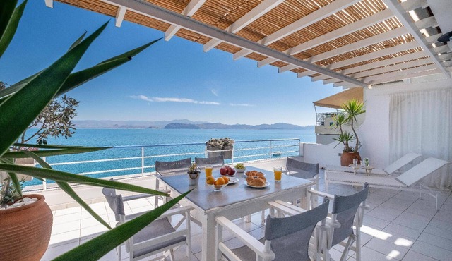 Waterfront loft apartment with sea view blacony
