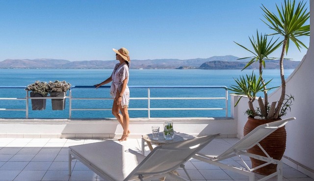 Waterfront loft apartment with sea view blacony