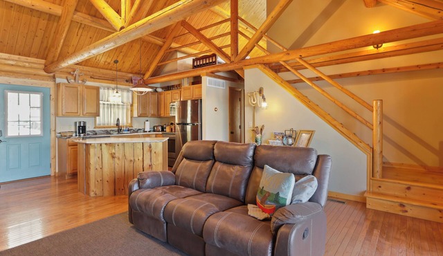 Waterfront Log Cabin Log Cabin | Waterfront | Family Friendly | Updated