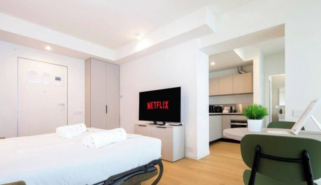 Waterfront Lux| Studio|A/C|Parking Wifi By Tilo
