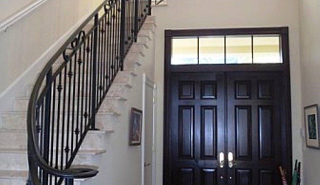 Waterfront Luxury Home - Perfect for Ex-pat or executive on temporary assignment