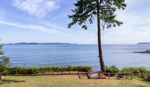 Waterfront Luxury, Hot Tub,Fast Internet, Mooring