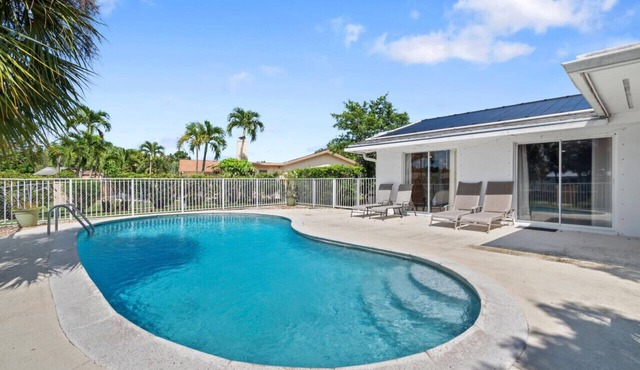 Waterfront Magnolia: Heated Pool, Tiki, Gameroom