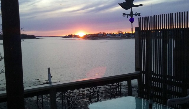 Waterfront - Magnificent Sunsets - Direct Water Access
