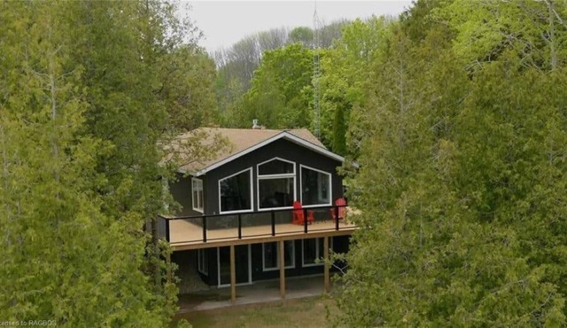 Waterfront Modern calming 3 bedroom Lake house - Pearl Lake