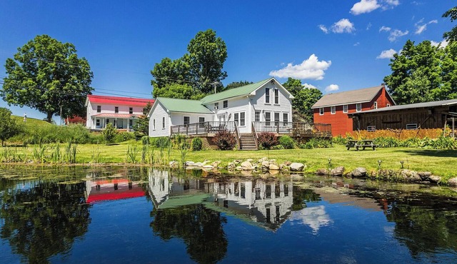 Waterfront Modern Farmhouse with WiFi near Saratoga Track, Vermont and more!
