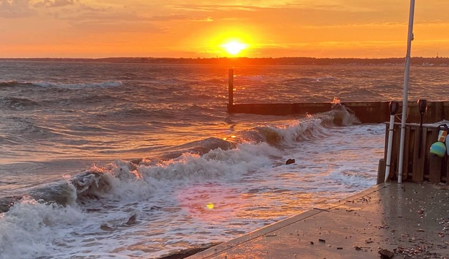 Waterfront oasis 4 bdr house in Old Saybrook direct waterfront amazing sunsets