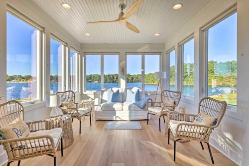 Waterfront Oasis On Tims Ford Lake: Pool/Kayak!