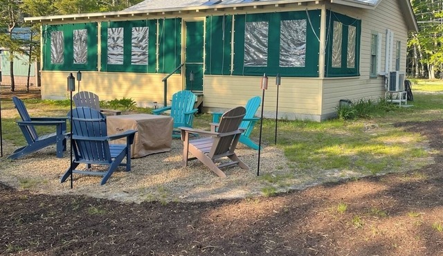 WATERFRONT ON SEBAGO LAKE, SANDY BEACH, DOCK, MOORING, AC, AND PET FRIENDLY
