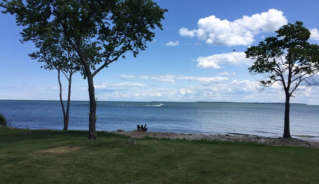 WATERFRONT, private, peaceful, quiet and clean. The BEST views on Put in Bay.