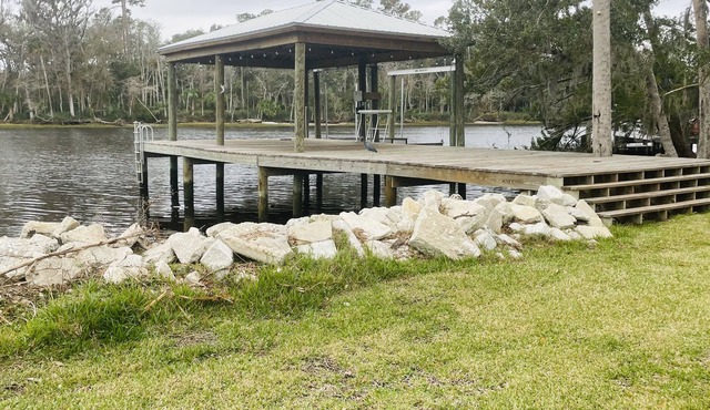 Waterfront property on a quiet neighborhood in Ponte Vedra,